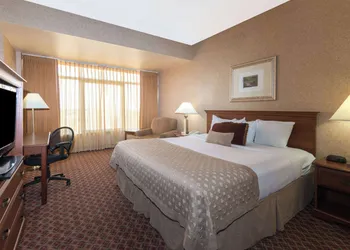 Ramada Hotel & Convention Center by Wyndham Topeka Downtown hotel thumbnail 8