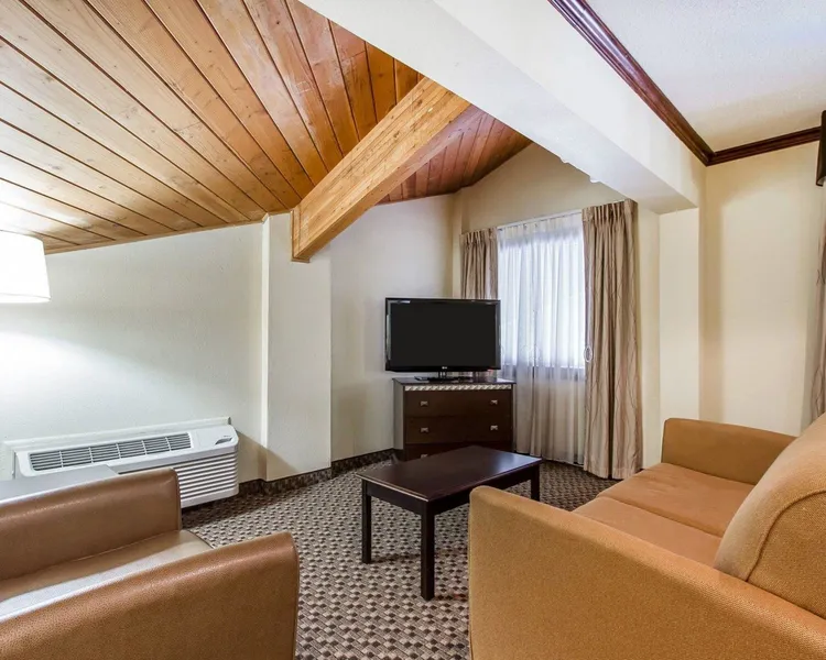 Quality Inn Macomb near University Area hotel detail image 6