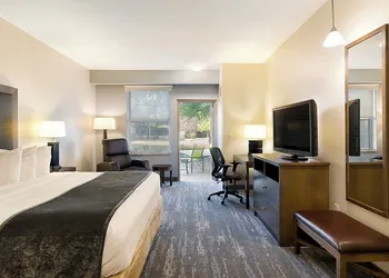 Clubhouse Hotel & Suites Pierre hotel thumbnail 5