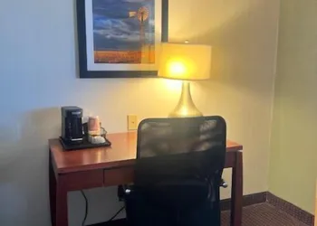 Quality Inn & Suites Colby hotel thumbnail 6