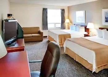 Travelodge by Wyndham Sudbury hotel thumbnail 5