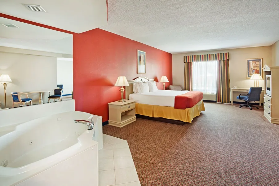 Holiday Inn Express & Suites London by IHG hotel detail image 2