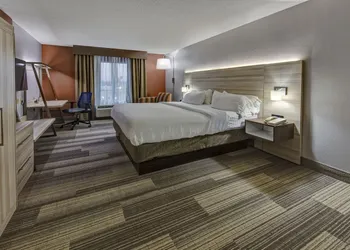 Holiday Inn Express & Suites London by IHG hotel thumbnail 7