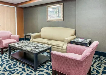 Quality Inn Defiance hotel thumbnail 2