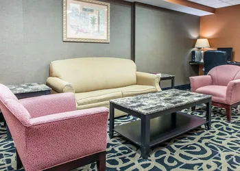 Quality Inn Defiance hotel thumbnail 3