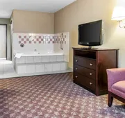 Quality Inn Defiance hotel detail image 4
