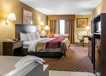 Quality Inn Defiance hotel thumbnail 5