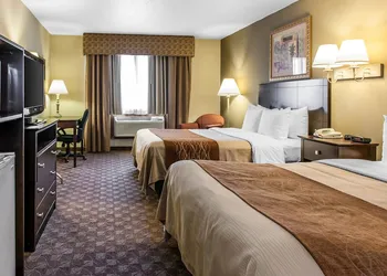 Quality Inn Defiance hotel thumbnail 6