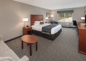 Wingate by Wyndham Shreveport Airport hotel thumbnail 6