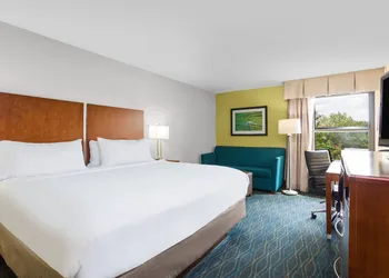 Holiday Inn Express Hotel & Suites Wilmington-University Ctr by IHG hotel thumbnail 5