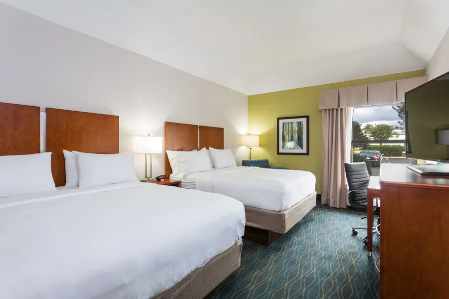 Holiday Inn Express Hotel & Suites Wilmington-University Ctr by IHG hotel detail image 6