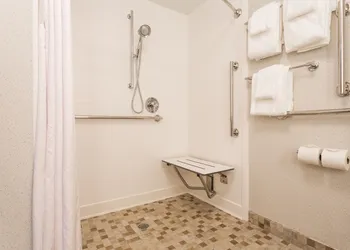 Holiday Inn Express Hotel & Suites Wilmington-University Ctr by IHG hotel thumbnail 7