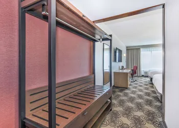DoubleTree by Hilton Raleigh - Cary hotel thumbnail 8