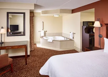 Hampton Inn by Hilton North Bay hotel thumbnail 8