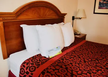 Days Inn by Wyndham Las Cruces hotel thumbnail 8