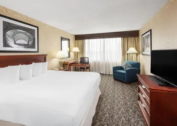 Capitol Plaza Hotel Jefferson City hotel thumbnail 6