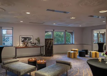 Renaissance Des Moines Savery Hotel hotel thumbnail 6