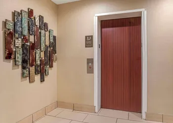 Comfort Inn Opelika - Auburn hotel thumbnail 6