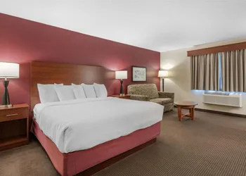 SureStay Plus Hotel by Best Western Litchfield hotel thumbnail 4