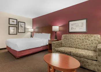 SureStay Plus Hotel by Best Western Litchfield hotel thumbnail 6