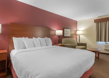 SureStay Plus Hotel by Best Western Litchfield hotel thumbnail 7