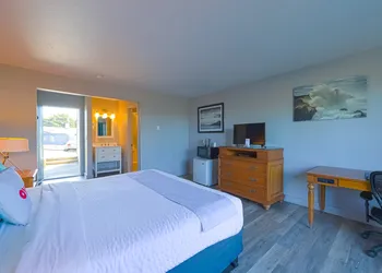 Waves Hotel NYE Beach - Newport OR hotel thumbnail 8