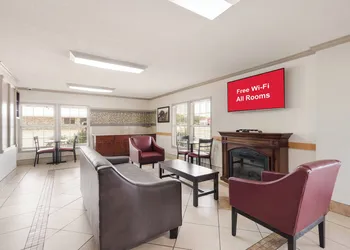 Red Roof Inn College Station hotel thumbnail 5