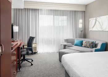 Courtyard by Marriott Raleigh North hotel thumbnail 4