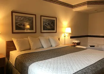 FairBridge Inn & Suites in Thorp, WI hotel thumbnail 5