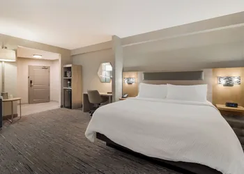 Holiday Inn Express & Suites Lexington by IHG hotel thumbnail 8