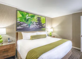 Creekside Inn hotel thumbnail 4