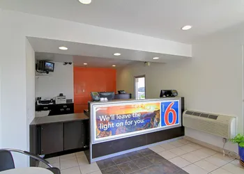 Motel 6 Old town Scottsdale/Fashion Square hotel thumbnail 2