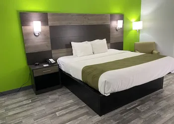 Quality Inn Greeneville - Tusculum hotel thumbnail 8