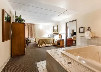 Quality Inn Chillicothe hotel thumbnail 8