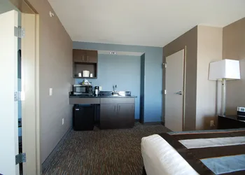Wingate by Wyndham Bismarck hotel thumbnail 3