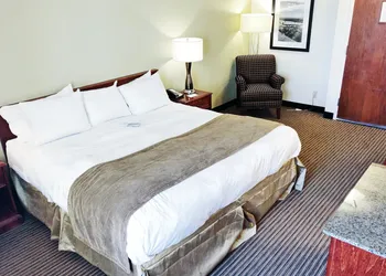 Radisson Hotel Bismarck hotel thumbnail 5