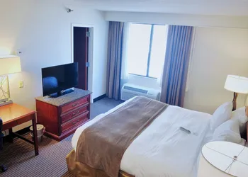 Radisson Hotel Bismarck hotel thumbnail 8