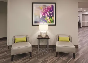 La Quinta Inn & Suites by Wyndham Minneapolis Bloomington W hotel thumbnail 5