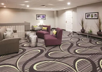 La Quinta Inn & Suites by Wyndham Minneapolis Bloomington W hotel thumbnail 6