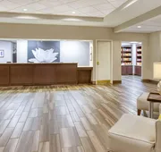 La Quinta Inn & Suites by Wyndham Minneapolis Bloomington W hotel detail image 7