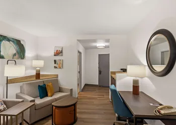 Comfort Suites Vero Beach I-95 hotel thumbnail 7