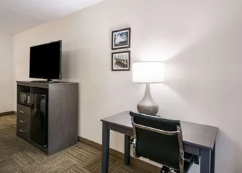 Clarion Pointe Jamestown - Falconer hotel thumbnail 8