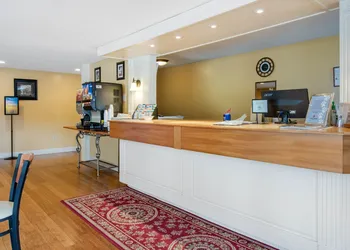 Coachman Inn hotel thumbnail 2