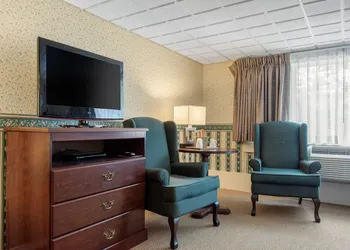 Coachman Inn hotel thumbnail 8