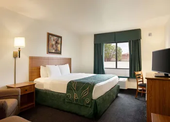 Travelodge by Wyndham Dexter hotel thumbnail 7