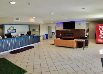 Days Inn & Suites by Wyndham Thibodaux hotel thumbnail 2