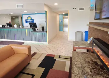 Days Inn & Suites by Wyndham Thibodaux hotel thumbnail 3