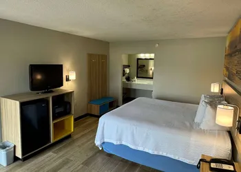 Days Inn by Wyndham Crystal River hotel thumbnail 4