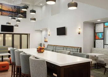 Hampton Inn and Suites Pine Bluff hotel thumbnail 4