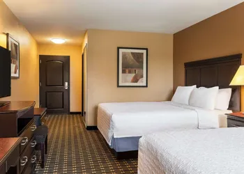 Hampton Inn and Suites Pine Bluff hotel thumbnail 6